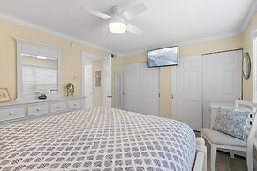 Colony Beach Club 116