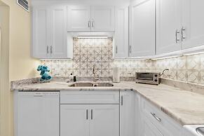 Colony Beach Club 116