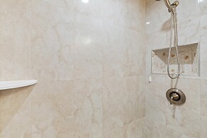 Colony Beach Club 116