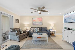 Colony Beach Club 116