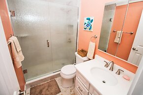 Colony Beach Club 116