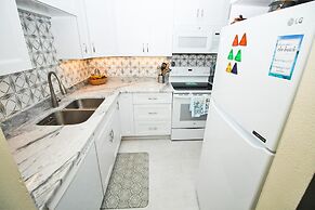 Colony Beach Club 116