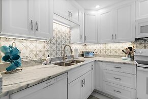 Colony Beach Club 116