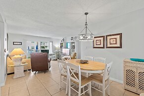 Colony Beach Club 120