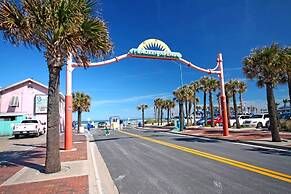 Colony Beach Club 120