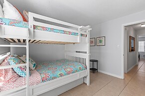 Colony Beach Club 120