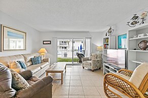 Colony Beach Club 120