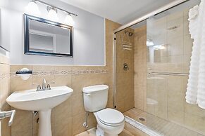 Colony Beach Club 120