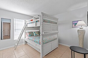 Colony Beach Club 120