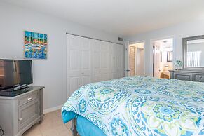 Colony Beach Club 120