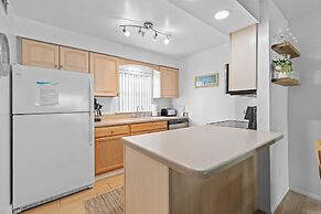 Colony Beach Club 121