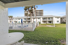 Colony Beach Club 121