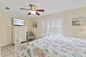 Colony Beach Club 125