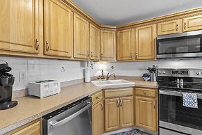 Colony Beach Club 125