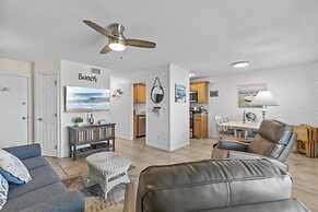 Colony Beach Club 125