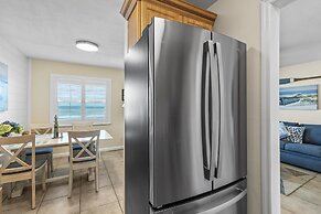 Colony Beach Club 125