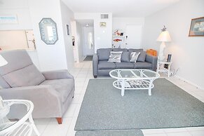 Colony Beach Club 126