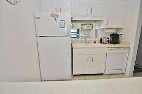 Colony Beach Club 126