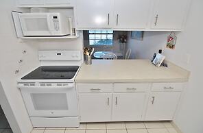 Colony Beach Club 126