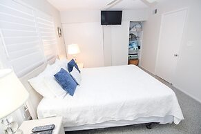 Colony Beach Club 126