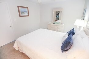 Colony Beach Club 126