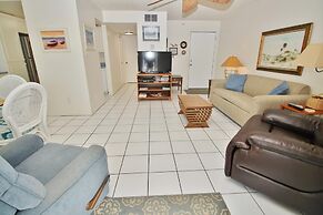 Colony Beach Club 132