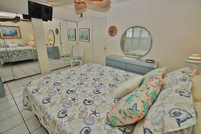 Colony Beach Club 132