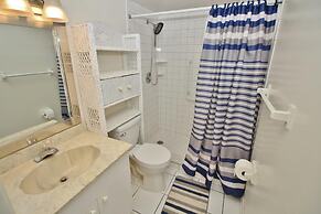 Colony Beach Club 132