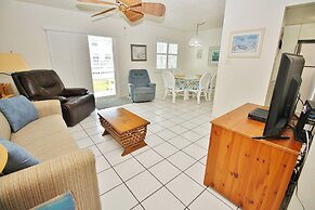 Colony Beach Club 132