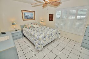 Colony Beach Club 132