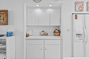 Colony Beach Club 139