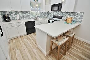 Colony Beach Club 147