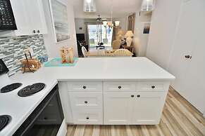 Colony Beach Club 147