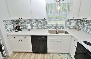 Colony Beach Club 147