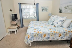 Colony Beach Club 147