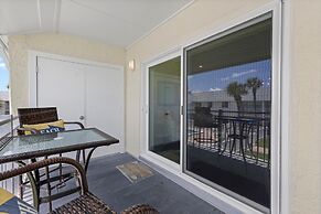 Colony Beach Club 204