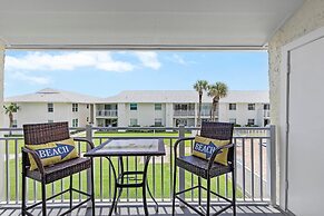 Colony Beach Club 204