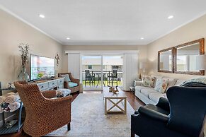 Colony Beach Club 204