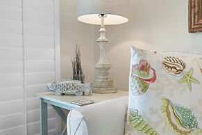 Colony Beach Club 204