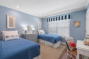 Colony Beach Club 204