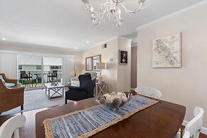 Colony Beach Club 204