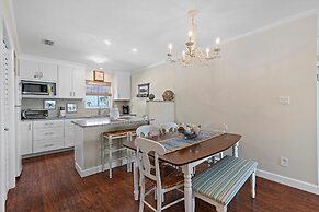 Colony Beach Club 204