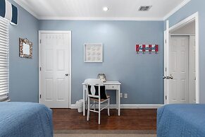 Colony Beach Club 204