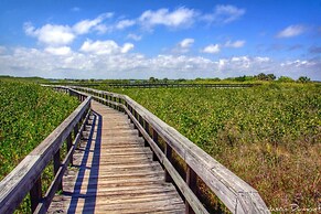 Colony Beach Club 205