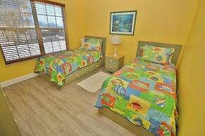 Colony Beach Club 205