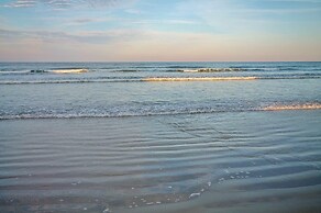 Colony Beach Club 205