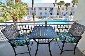 Colony Beach Club 205