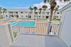 Colony Beach Club 207