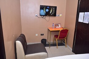 Ai-Royal Hotel & Suites