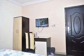 Ai-Royal Hotel & Suites